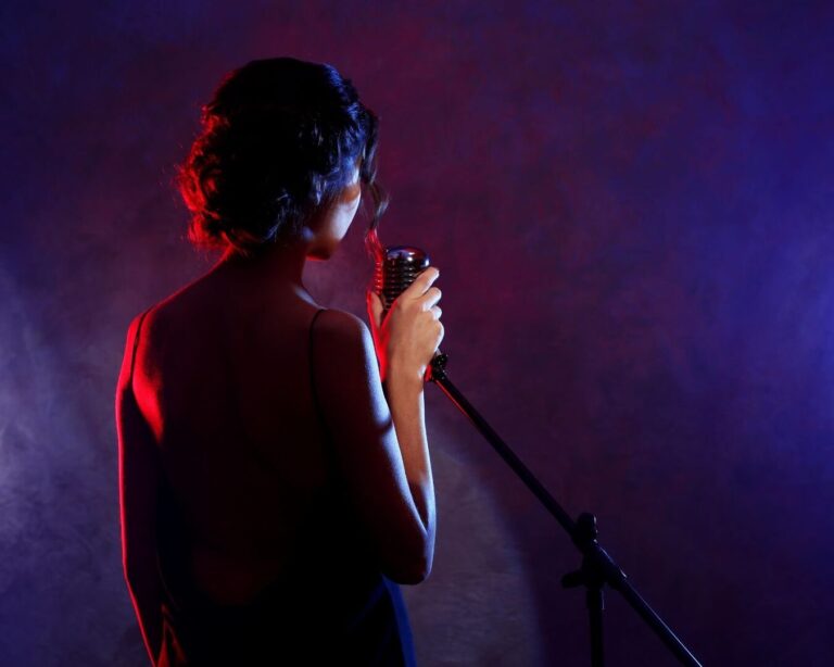 Comment apprendre à chanter juste : les astuces essentielles